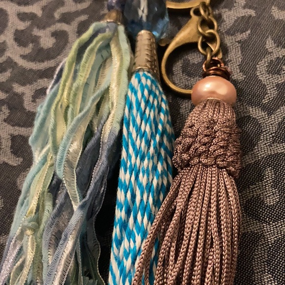 Three Tassels - Picture 2 of 2